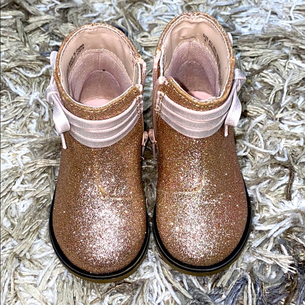 Mauve Glittery Boots